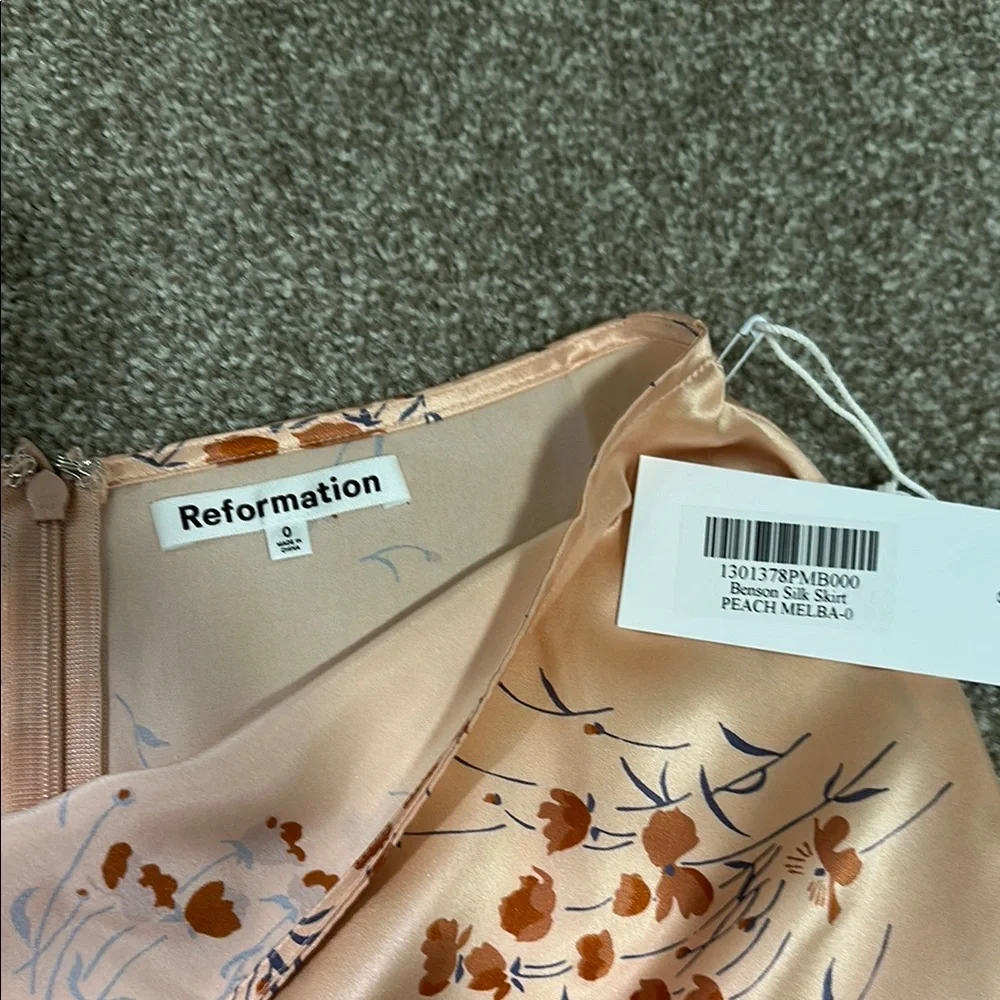 100% Silk Reformation Peach Floral A-Line Skirt - Picture 2 of 8